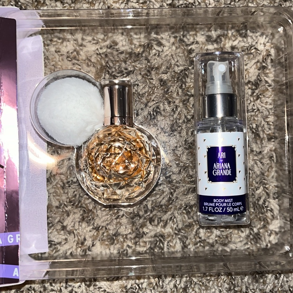 Ariana Grande perfume